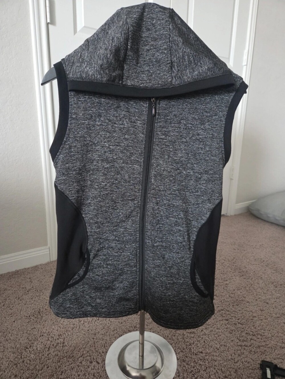 Women’s Athletic Hooded Vest – Gray/Black – Full Zip